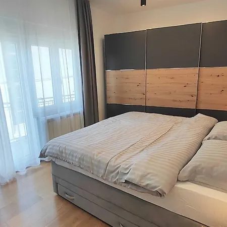 Bright And Spacious With Private Parking In Apartment Crikvenica