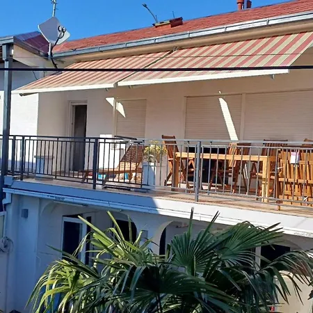 Apartment Bright And Spacious With Private Parking In